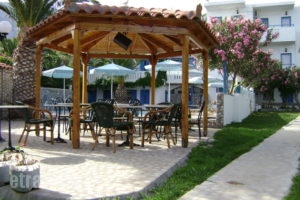 Chris Apartments_best deals_Apartment_Aegean Islands_Samos_MarathoKambos