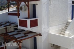 St George'Studios & Apartments_lowest prices_in_Apartment_Cyclades Islands_Andros_Andros City