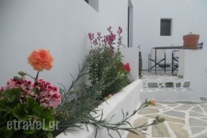 Villa Ostria_lowest prices_in_Villa_Cyclades Islands_Sandorini_kamari