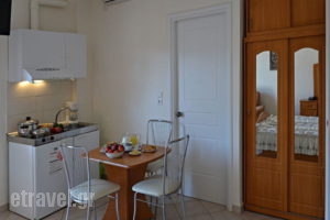 Rooms Nancy - Kyriakopoulos_holidays_in_Apartment_Peloponesse_Messinia_Agios Andreas