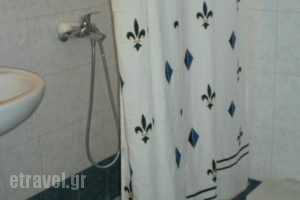 Guesthouse Xenios Zeus_best prices_in_Hotel_Cyclades Islands_Schinousa_Schinousa Chora