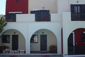 Sweet Heart Studios_travel_packages_in_Cyclades Islands_Sandorini_kamari