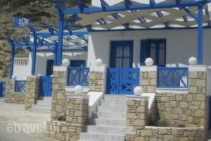 Blue and White Studios & Apartments_travel_packages_in_Dodekanessos Islands_Karpathos_Karpathosora